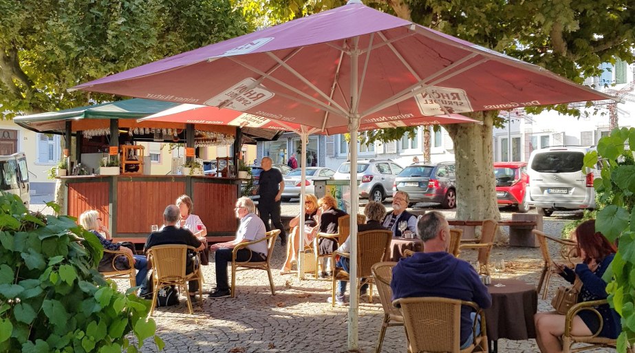 Weinstand am Markt | © Rüdesheim Tourist AG - Gaby Schäfer Weinstand am Markt | © Rüdesheim Tourist AG - Gaby Schäfer