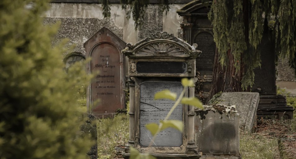 J&uuml;discher Friedhof Grabstein | &copy; Koblenz-Touristik GmbH / Johannes Bruchhof
