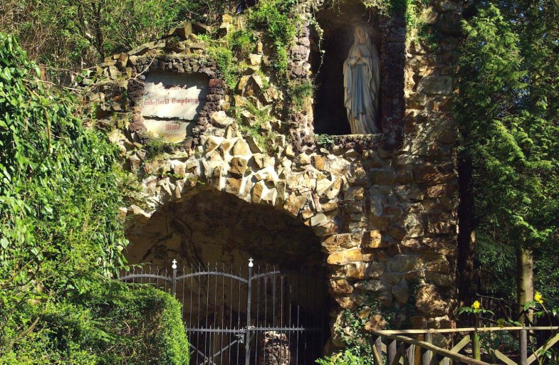 Lourdesgrotte | &copy; F&ouml;rderkreis Pfarrer Kraus-Anlagen