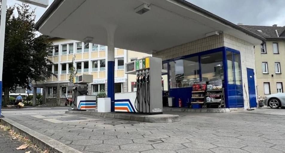 Tankstelle Lahnstein 1 | © Anton Kling Tankstelle Lahnstein 1 | © Anton Kling