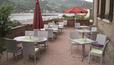 Strau&szlig;wirtschaft Terrasse Weingut Nies | &copy; Weingut Theodor Nies