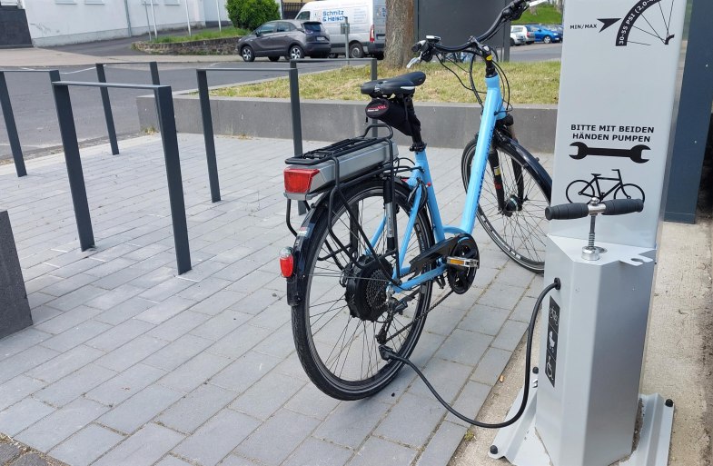 Fahrrad-Reparaturstation | &copy; Tourist-Info Erlebnis Rheinbogen