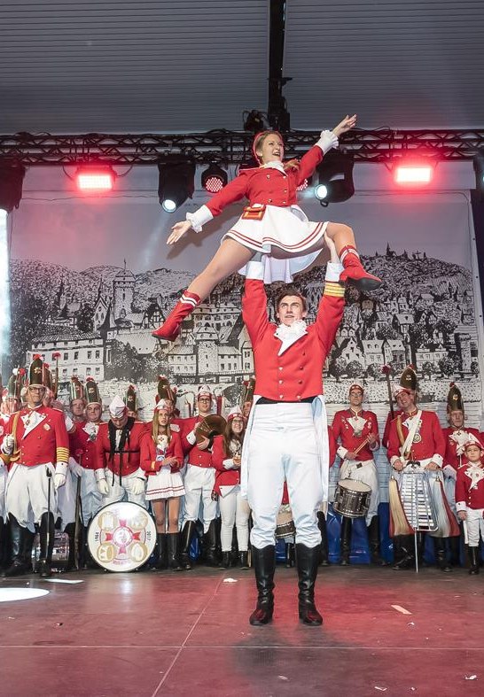 Tanzpaar Stadtsoldatencorps Rut-Wie&szlig; Linz | &copy; Stadtsoldatencorps Rut-Wie&szlig; Linz e.V.