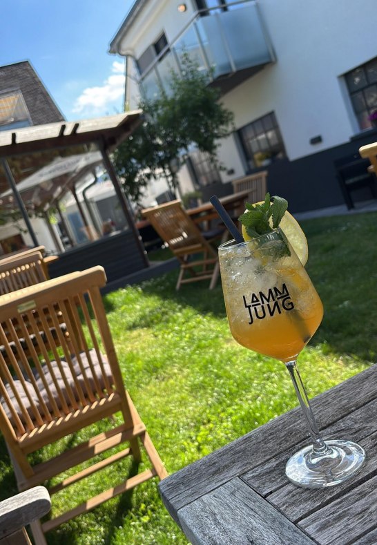 Drink auf der Terrasse | © Gude Küche