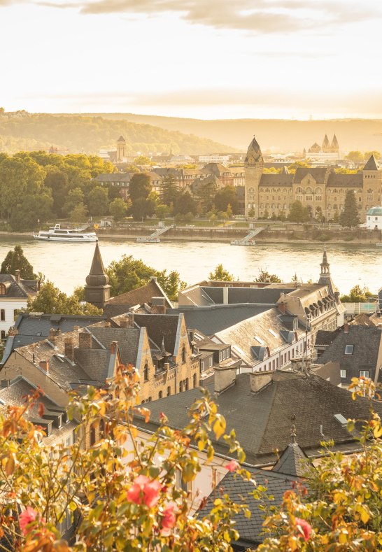 Preußisches Regierungsgebäude von E-Stein aus | © Koblenz-Touristik GmbH; Johannes Bruchhof Preußisches Regierungsgebäude von E-Stein aus | © Koblenz-Touristik GmbH; Johannes Bruchhof
