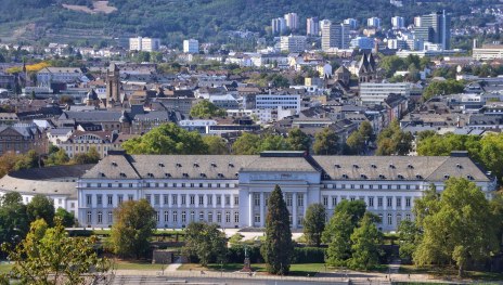 Schloss mit Schlossstufen | © Koblenz Touristik GmbH / Johannes Bruchhof Schloss mit Schlossstufen | © Koblenz Touristik GmbH / Johannes Bruchhof