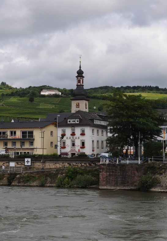 Blick auf Hotel vom Schiff | &copy; Hotel Krone R&uuml;desheim