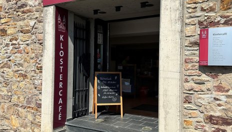 Klostercafe Aussenansicht | &copy; Josefine B&uuml;dke