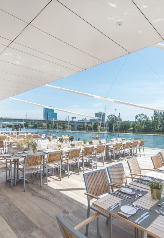 HOTEL_FÄHRHAUS_KOBLENZ_LUXUS_RESTAURANT_TERASSE_01 | © Artur Lik Fotografie