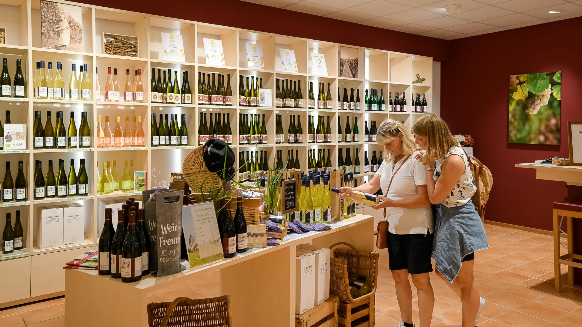 Klosterladen Abtei St. Hildegard | © RTKT, Saskia Marloh Klosterladen Abtei St. Hildegard | © RTKT, Saskia Marloh