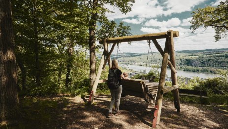 Schaukel im Sommer | &copy; Marco Rothbrust/Romantischer Rhein Tourismus GmbH