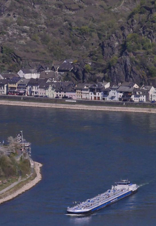 Rheinschifffahrt, Blick auf St. Goarshausen | © Bernhard Vogt Rheinschifffahrt, Blick auf St. Goarshausen | © Bernhard Vogt