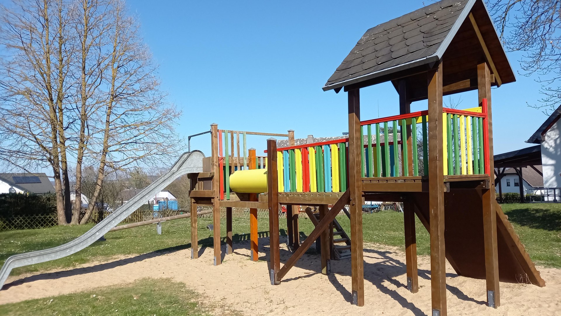 Spielplatz mit Rutsche | © C. Vogt