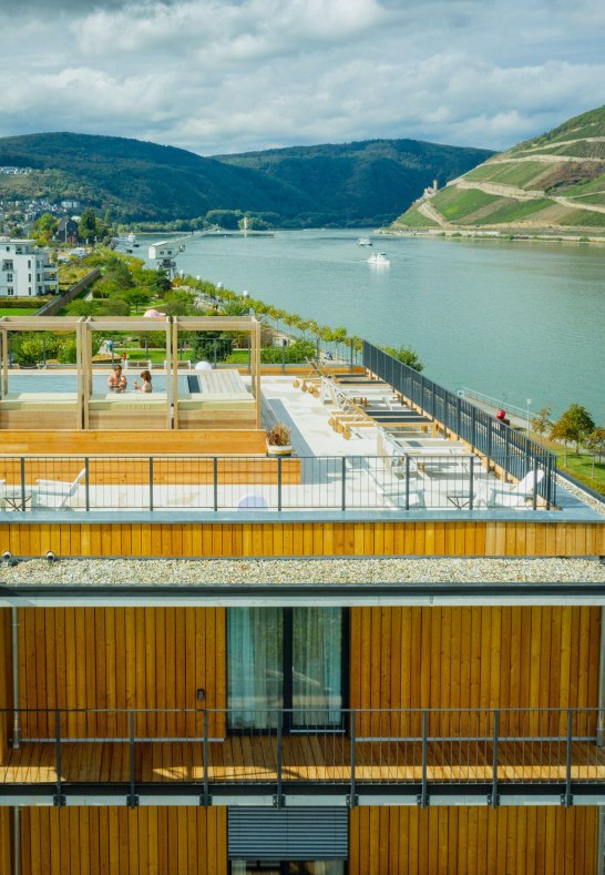 Swimmingpool oben | &copy; Papa Rhein