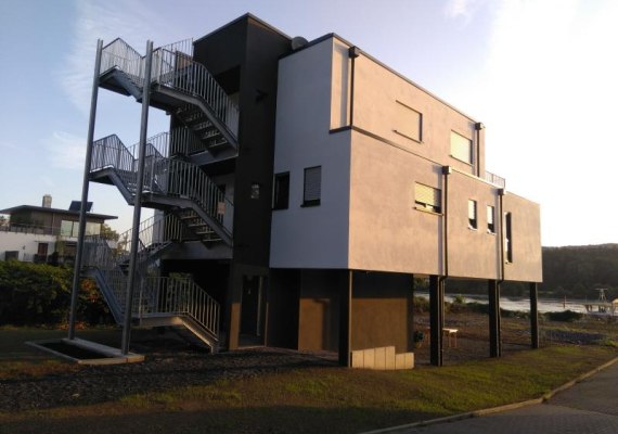 Aussansicht in der Morgend&auml;mmerung | &copy; Penthouse-Ferienwohnung Bellevue direkt am Rhein