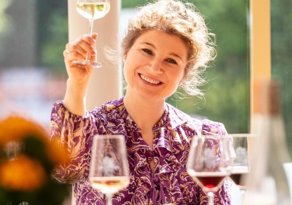 Vinothek_Max Meusel 4 | © Weingut Offenstein Erben Vinothek_Max Meusel 4 | © Weingut Offenstein Erben