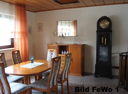 Esszimmer | &copy; Karl-Heinz Arnold