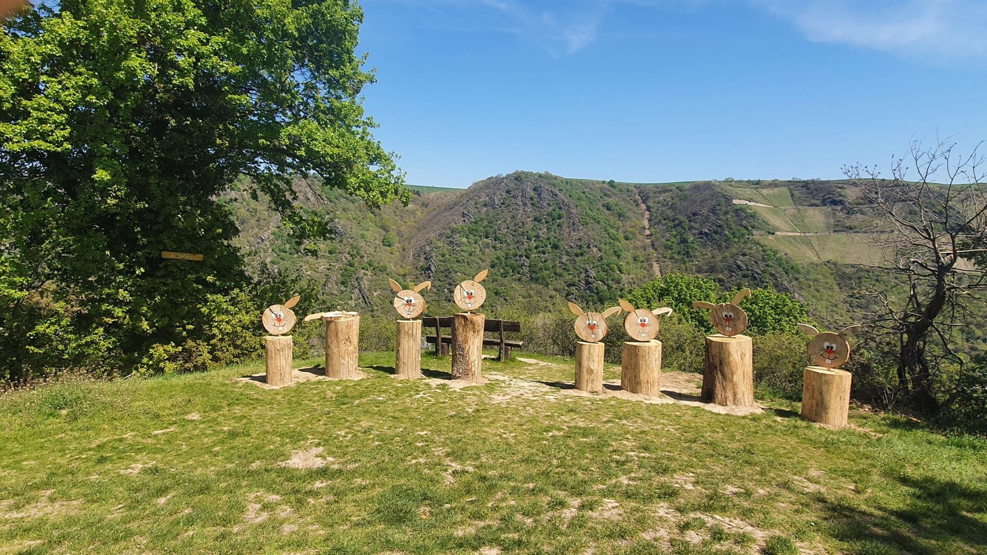 Holzfiguren "Tolle Hasen" | &copy; T. Biersch