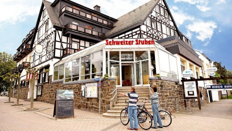 Au&szlig;enansichtII | &copy; Rheinhotel Vier Jahreszeiten