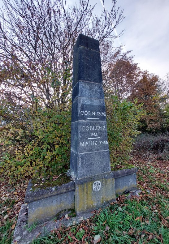 Meilenstein | © Tourist-Information Erlebnis Rheinbogen Meilenstein | © Tourist-Information Erlebnis Rheinbogen