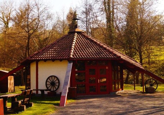 H&uuml;tte2 | &copy; Tourist-Information Erlebnis Rheinbogen