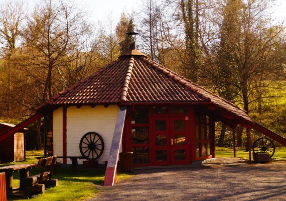 Hütte2 | © Tourist-Information Erlebnis Rheinbogen Hütte2 | © Tourist-Information Erlebnis Rheinbogen