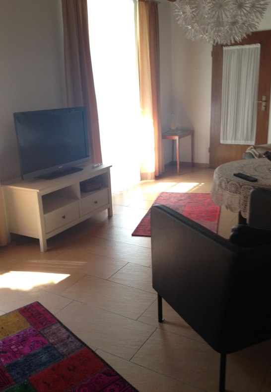 Wohnzimmer / TV | &copy; Ferienwohnung Krah