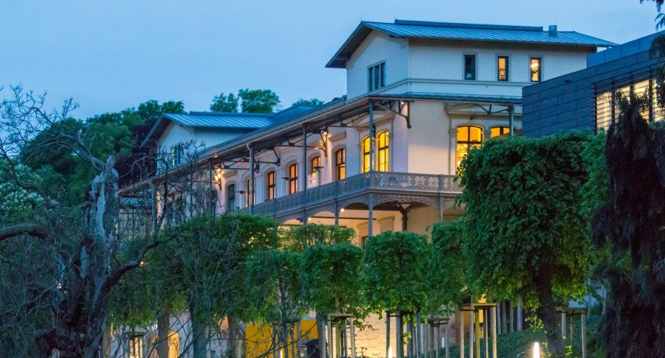 Arp Museum Bahnhof Rolandseck | © Luca Lamonte-Austin/Romantischer Rhein Tourismus Arp Museum Bahnhof Rolandseck | © Luca Lamonte-Austin/Romantischer Rhein Tourismus