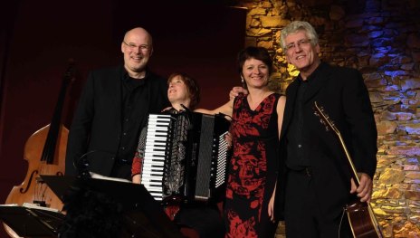 BandfotoRedRed | © Rheingauer Weinbühne BandfotoRedRed | © Rheingauer Weinbühne