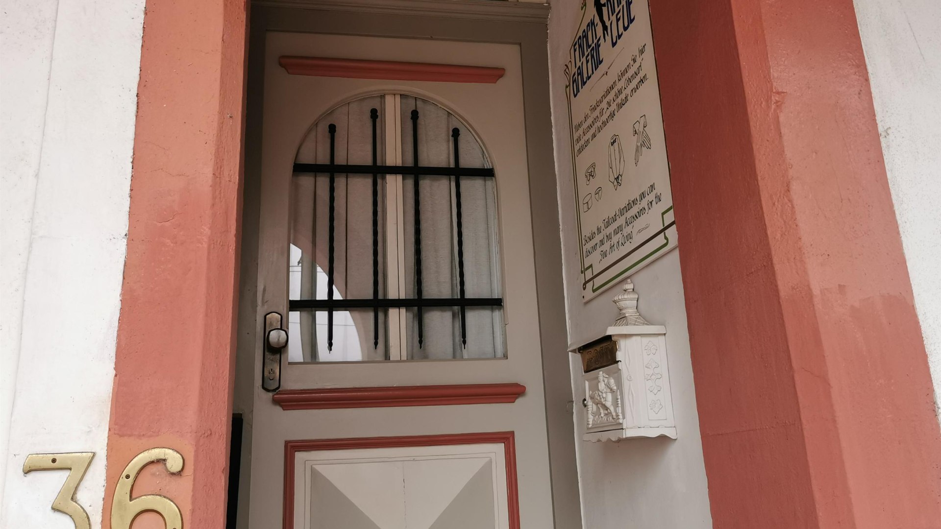 Frackgalerie Eingang | &copy; Sabine Pilger