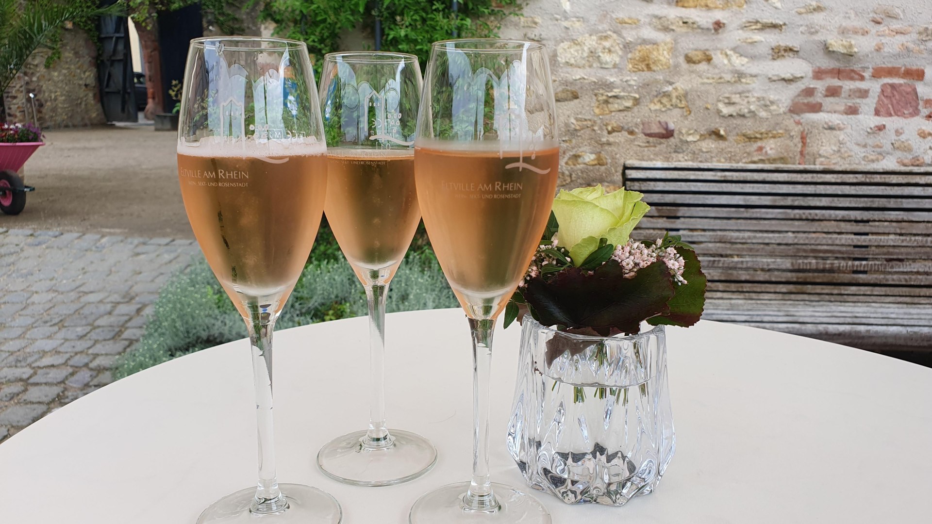 Sektempfang_KF_Burg_Rosenterrasse_120523 (23) | &copy; Stadt Eltville am Rhein