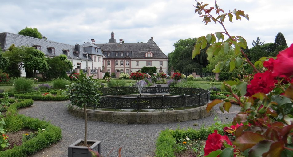 Abtei Rommersdorf mit Onrangerie und franz. Garten | &copy; Presseb&uuml;ro der Stadt Neuwied