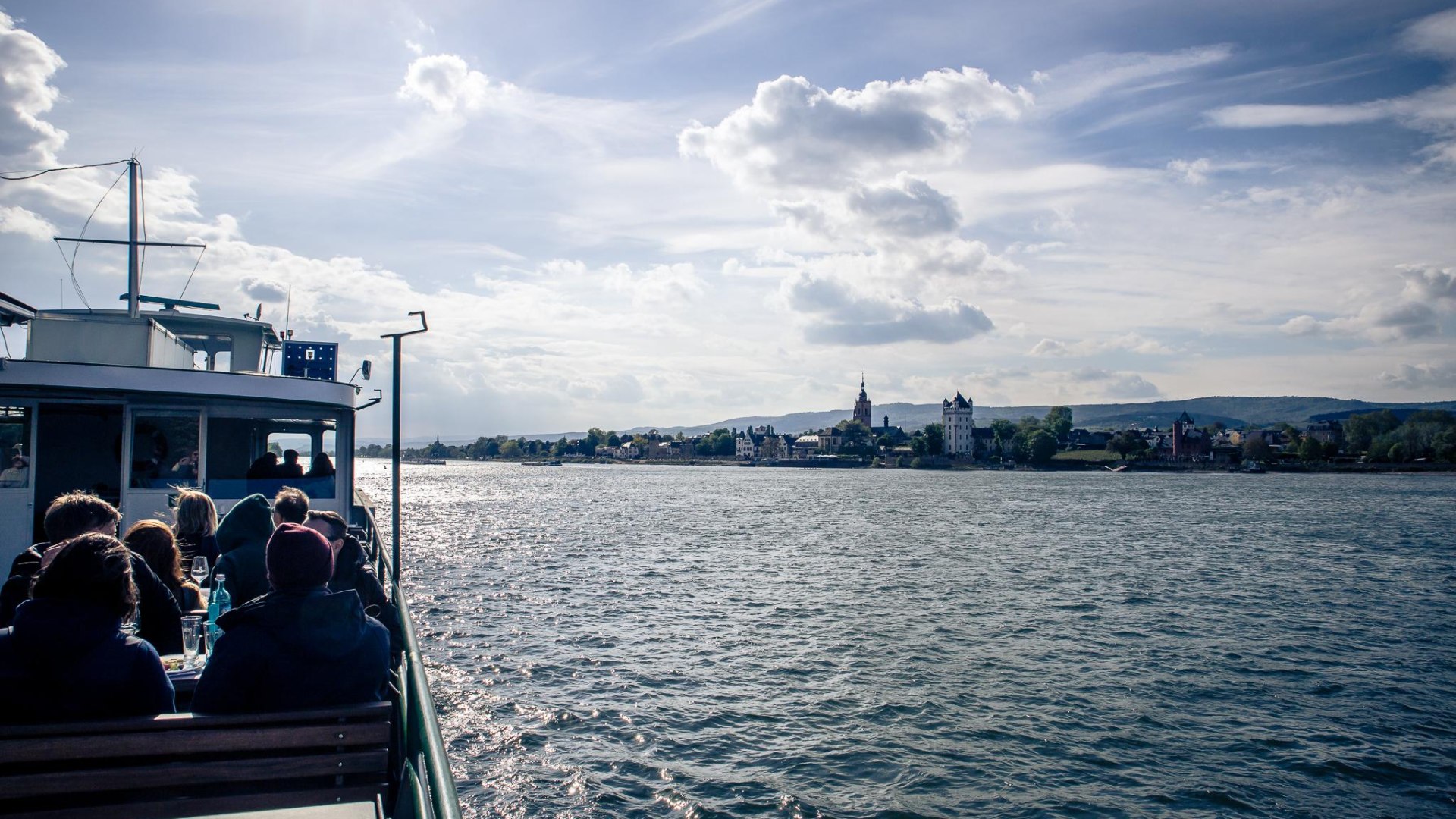 schwimmende Weinprobe 2 | © RTKT schwimmende Weinprobe 2 | © RTKT