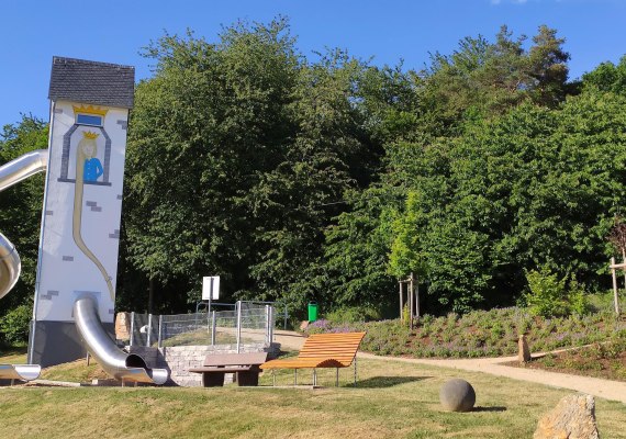 Spielplatz mit Liegebank | © TI Hunsrück-Mittelrhein