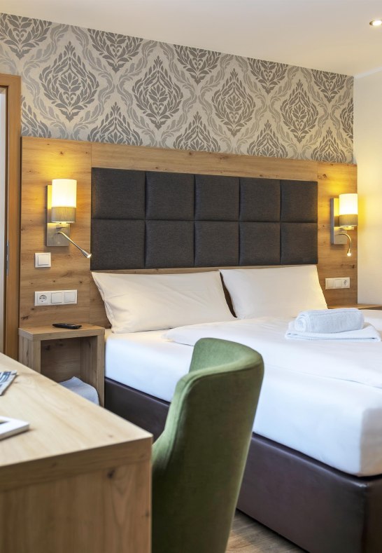 Queensize-Doppelzimmer Haupthaus | &copy; AKZENT Hotel Roter Ochse-Familie Kochh&auml;user