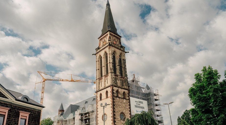 St. Matthiaskirche bekommt ein neues Dach | &copy; Zimpfer_Photography