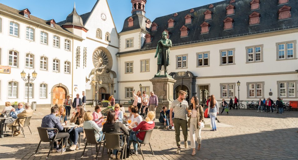 Jesuitenplatz mit Citykirche im Hintergrund | © Koblenz-Touristik GmbH / Dominik Ketz Jesuitenplatz mit Citykirche im Hintergrund | © Koblenz-Touristik GmbH / Dominik Ketz