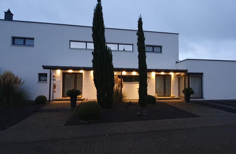 Das gesamte Haus | &copy; Dagmar Ebner & Bernd Hilgenberg