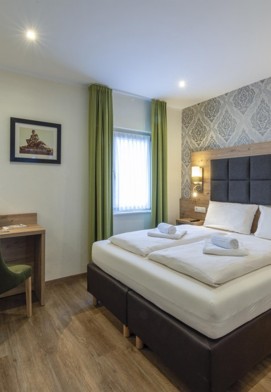 Queensize Doppelzimmer Haupthaus | &copy; AKZENT Hotel Roter Ochse-Familie Kochh&auml;user