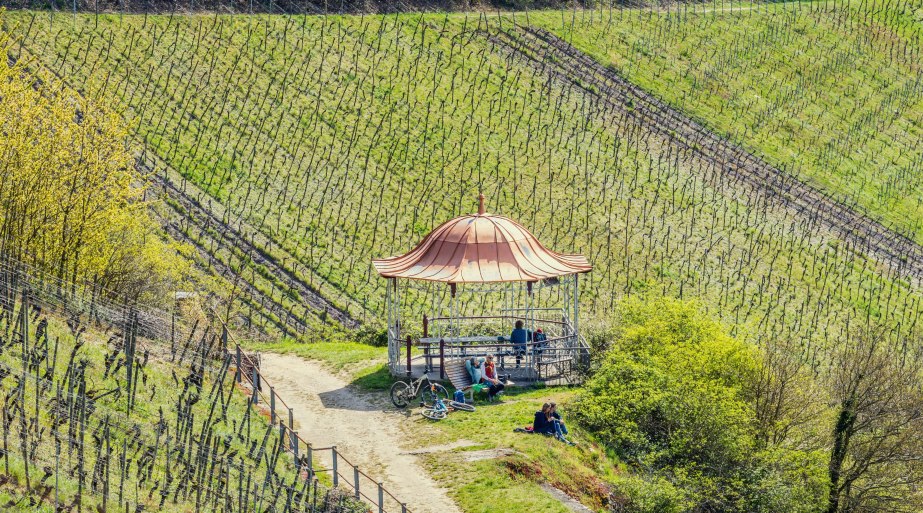 Rast an der Rotweinlaube | © Marlis Steinmetz Rast an der Rotweinlaube | © Marlis Steinmetz