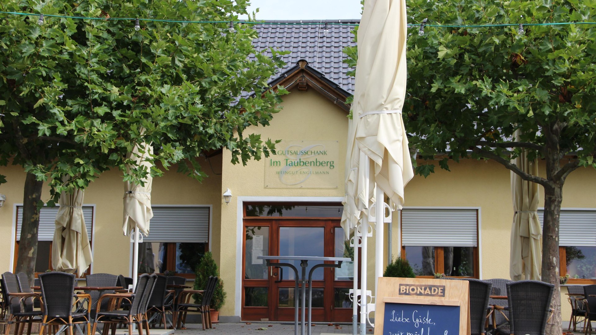 Gutausschank Im Taubenberg -Weingut Engelmann | &copy; Werner Engelmann