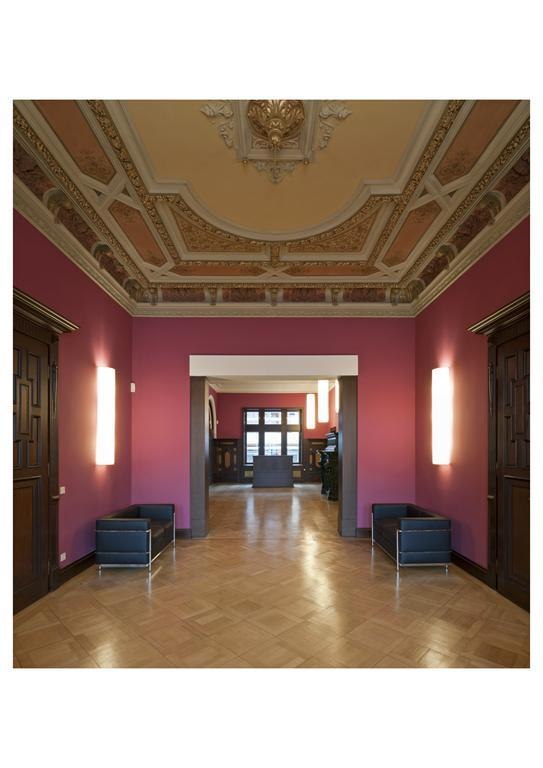 Foyer und Pausenbereich des Seminarhauses mit Sitz | © Kommunal Akademie Foyer und Pausenbereich des Seminarhauses mit Sitz | © Kommunal Akademie