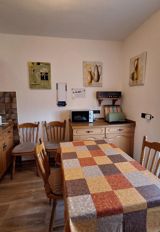 K&uuml;chenzeile und Esstisch | &copy; Koblenz-Touristik GmbH, J. Assenmacher